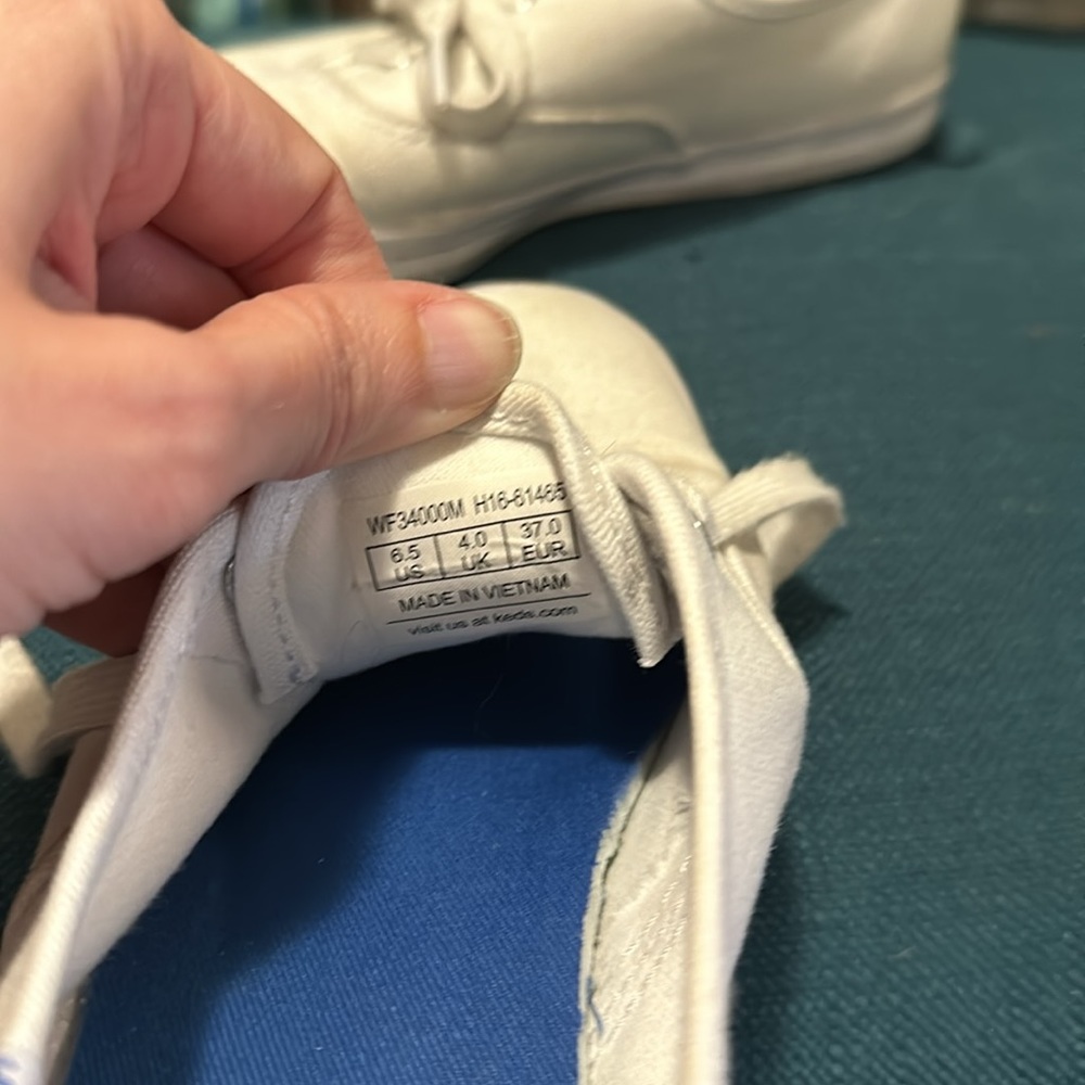Keds. Good condition, could use a wash. - Picture 2 of 3